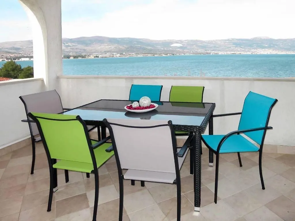 Family Friendly Apartments With A Swimming Pool Arbanija, Ciovo - 16478 Трогир Хорватия