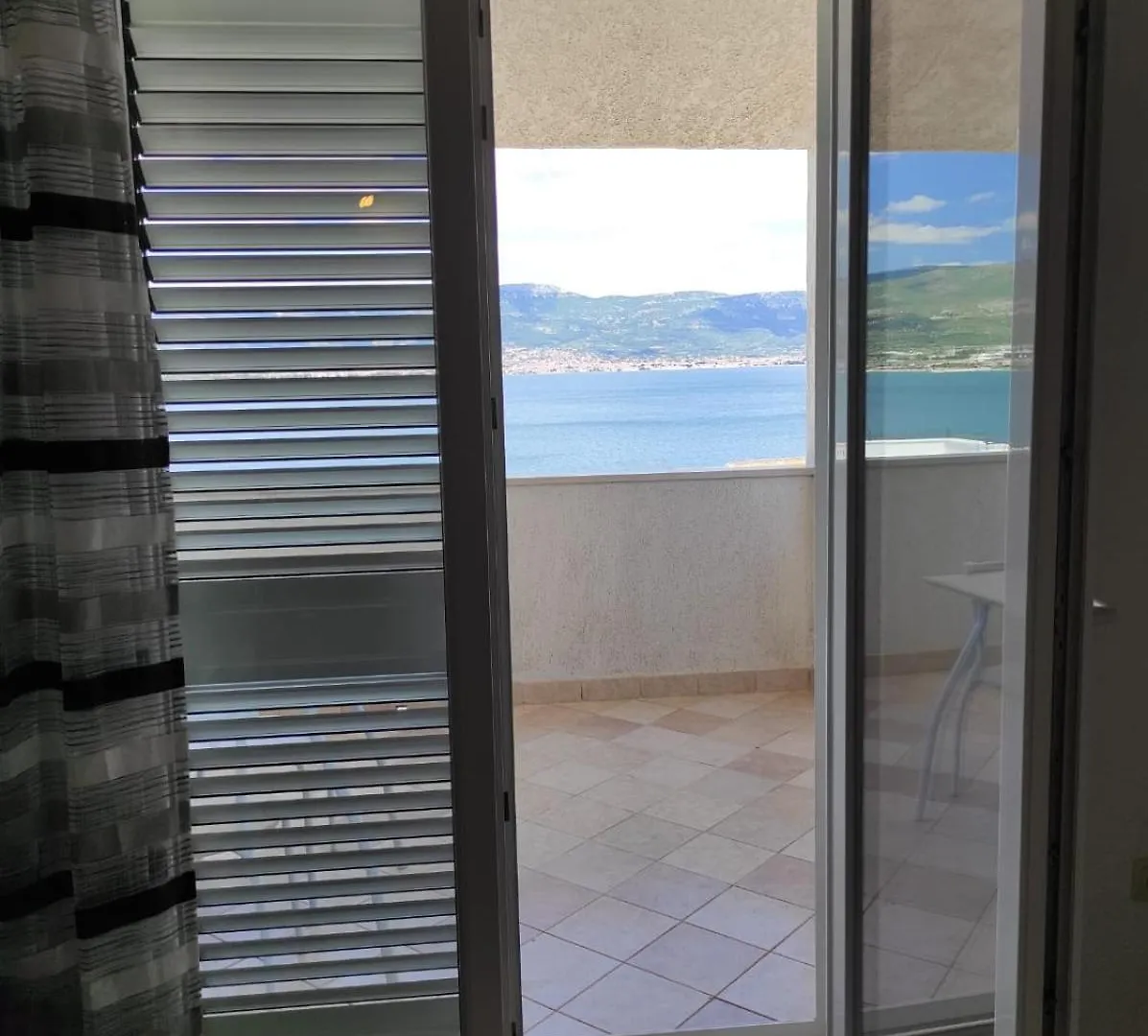 Family Friendly Apartments With A Swimming Pool Arbanija, Ciovo - 16478 Трогир