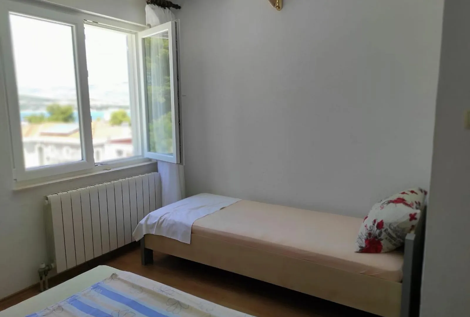 Family Friendly Apartments With A Swimming Pool Arbanija, Ciovo - 16478 Трогир